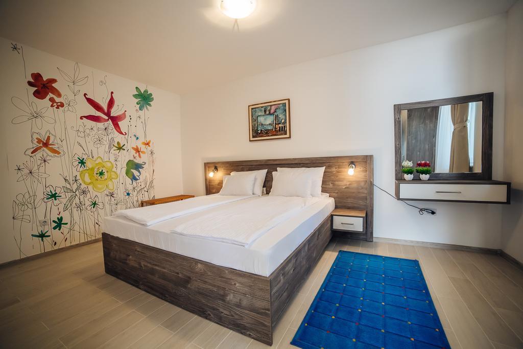 Apartments Harmonia Tivat Eksteriør bilde