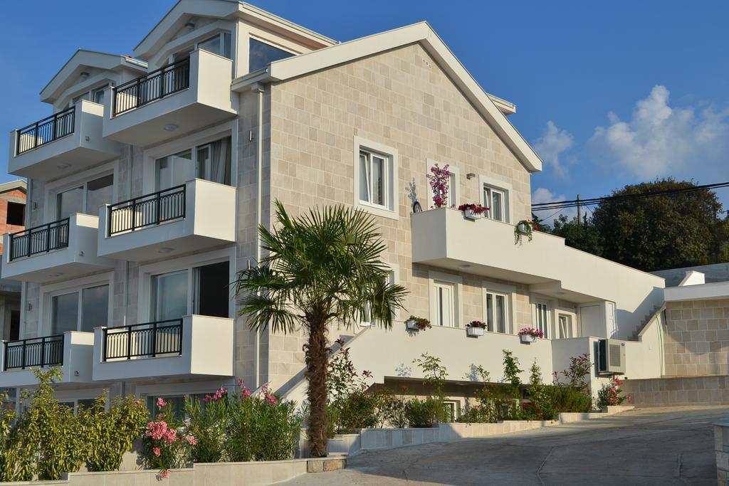 Apartments Harmonia Tivat Eksteriør bilde